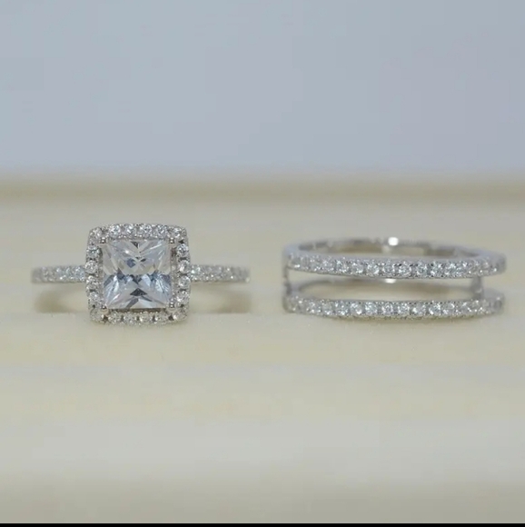 New 2 pc Wedding Set size 7 silver color - Picture 1 of 1